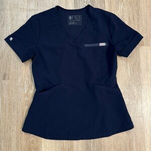 FIGS Navy scrub top XS